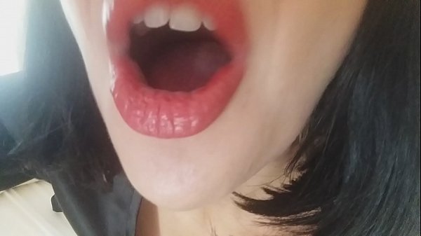 Tesoro, la tua matrigna non ti lascia andare a scuola oggi... Ho troppo bisogno di te...