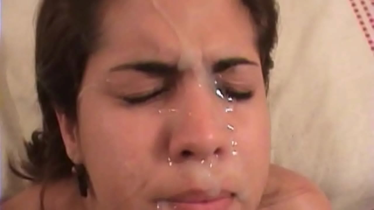 Bella brunetta latina fa sesso violento